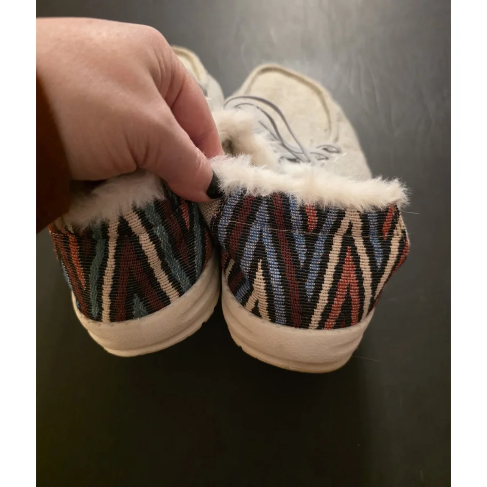 Tommy Bahama Faux Fur Lining Slip On Sneaker Womens Size 10 Memory Foam